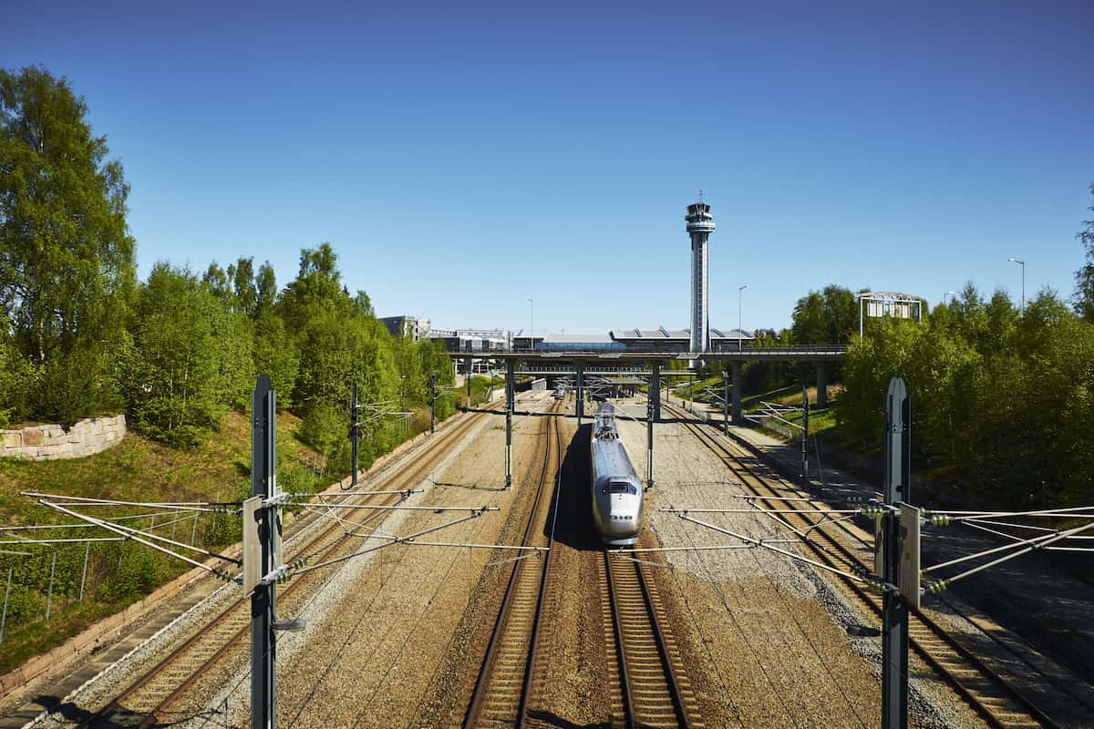 Guía del Aeropuerto de Oslo-Gardermoen (OSL) 2 Tren exprés Flytoget al Aeropuerto de Oslo