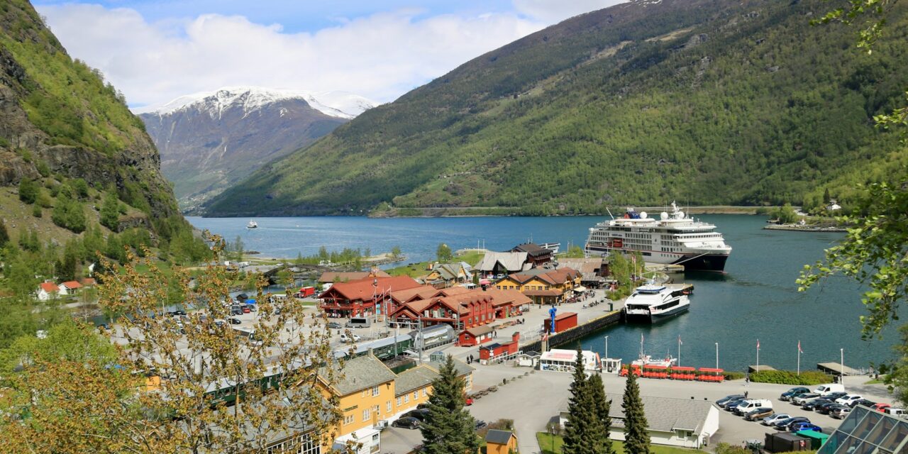 Tren de Flåm en Noruega: Guía completa con recorrido y precios